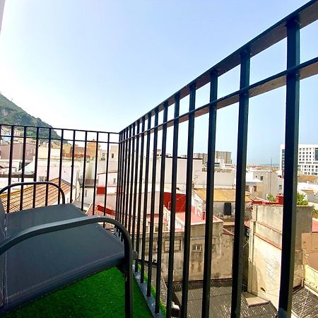 Stunning City Centre Penthouse With Private Balcony - Grand Central House Gibraltar Extérieur photo