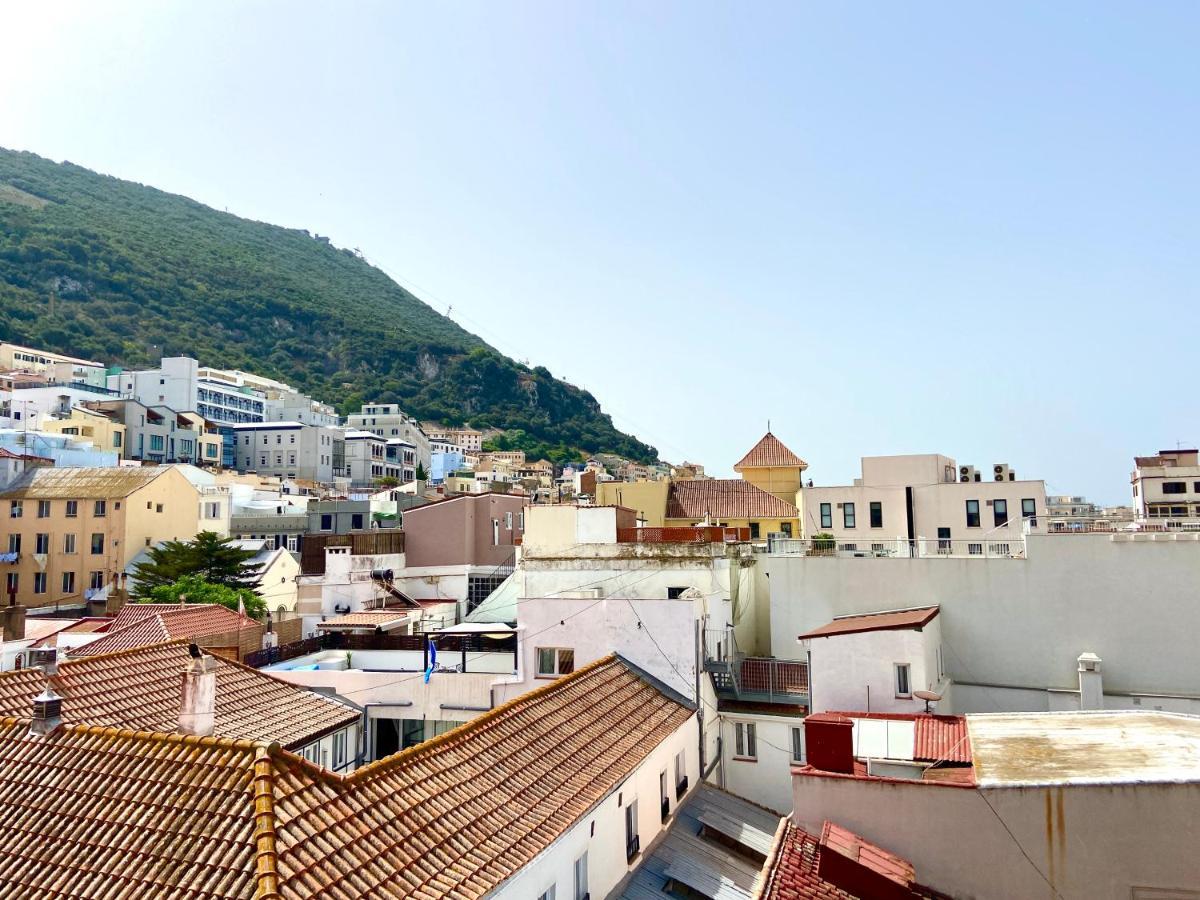Stunning City Centre Penthouse With Private Balcony - Grand Central House Gibraltar Extérieur photo
