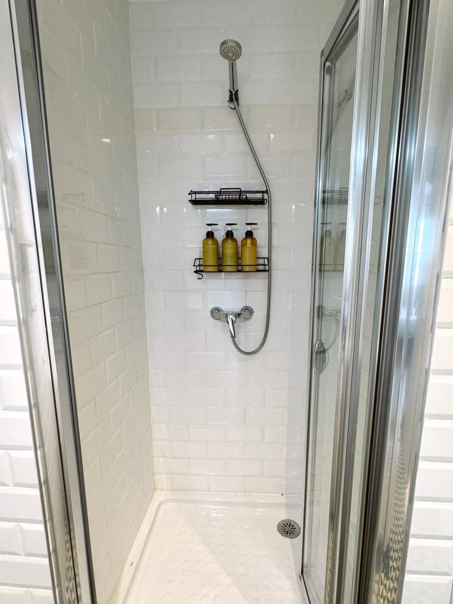 Stunning City Centre Penthouse With Private Balcony - Grand Central House Gibraltar Extérieur photo