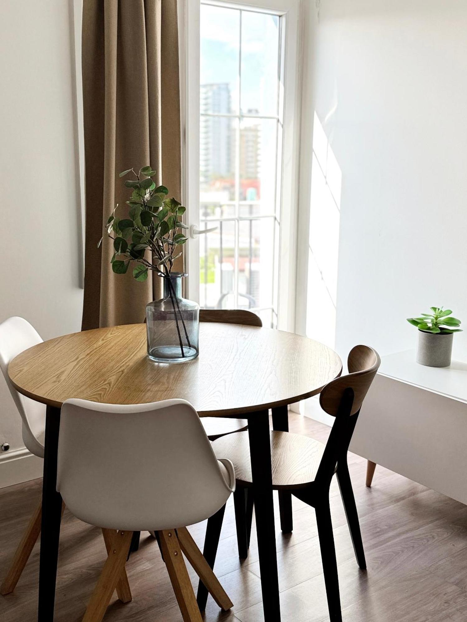 Stunning City Centre Penthouse With Private Balcony - Grand Central House Gibraltar Extérieur photo